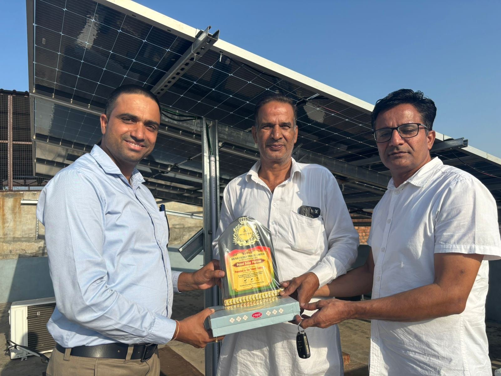 Large elevated solar structure